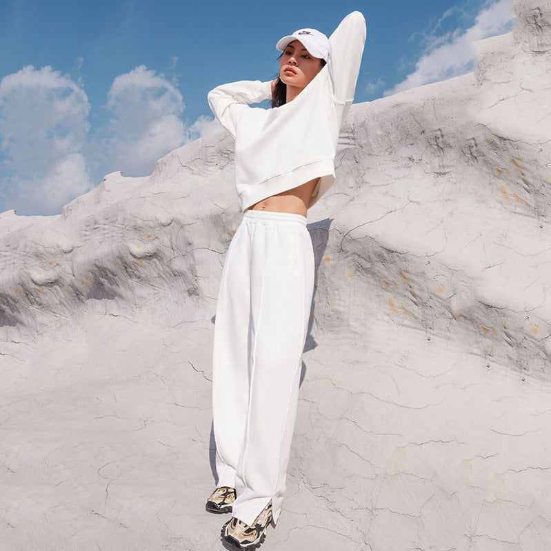 Damer sportig joggingdräkt med vida byxor och oversized sweatshirt Mirla-Eva Jonsson