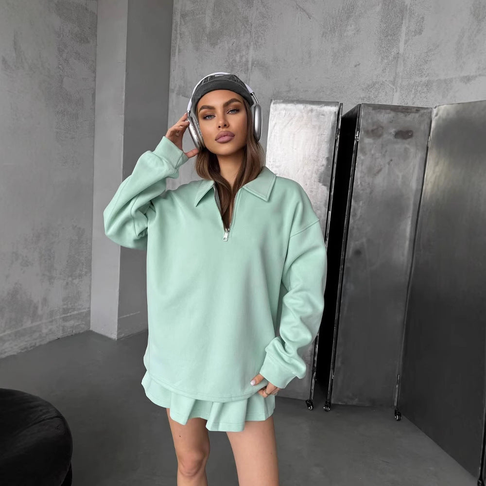 Damer sportig sweatshirt med dragkedja och matchande kjol Mirla-Eva Jonsson