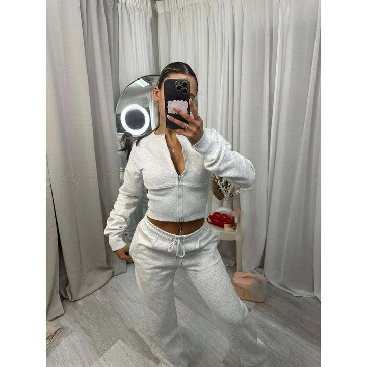 Damer sportig tvådelat set med croppad zip-overdel och bekväma joggingsbyxor Chic & Style-Eva Jonsson