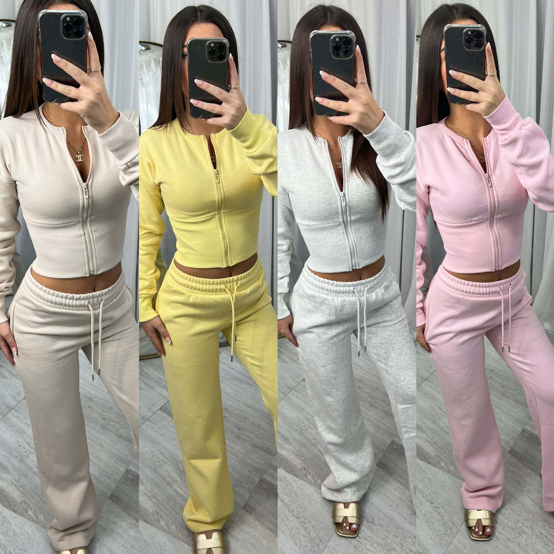 Damer sportig tvådelat set med croppad zip-overdel och bekväma joggingsbyxor Chic & Style-Eva Jonsson