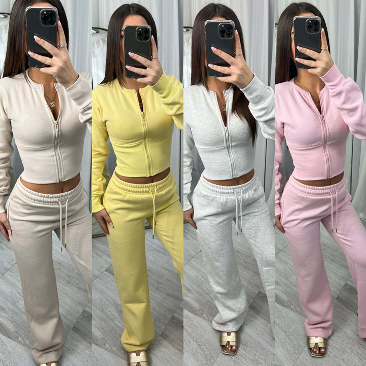 Damer sportig tvådelat set med croppad zip-overdel och bekväma joggingsbyxor Chic & Style-Eva Jonsson