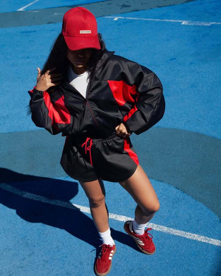 Damer sportiga fritidsset med hoodie och shorts Mirla-Eva Jonsson