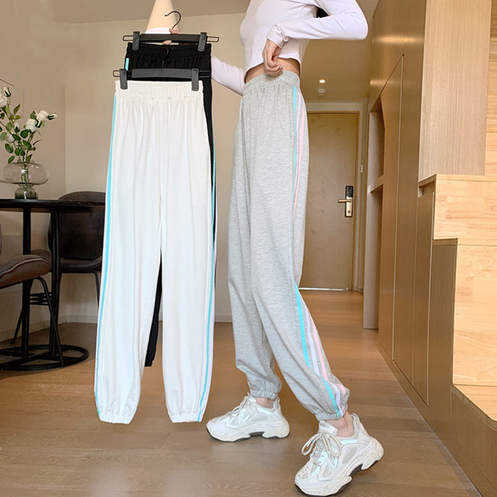 Damer sportiga joggingbyxor med stiliga sidoinlägg Mirla-Eva Jonsson