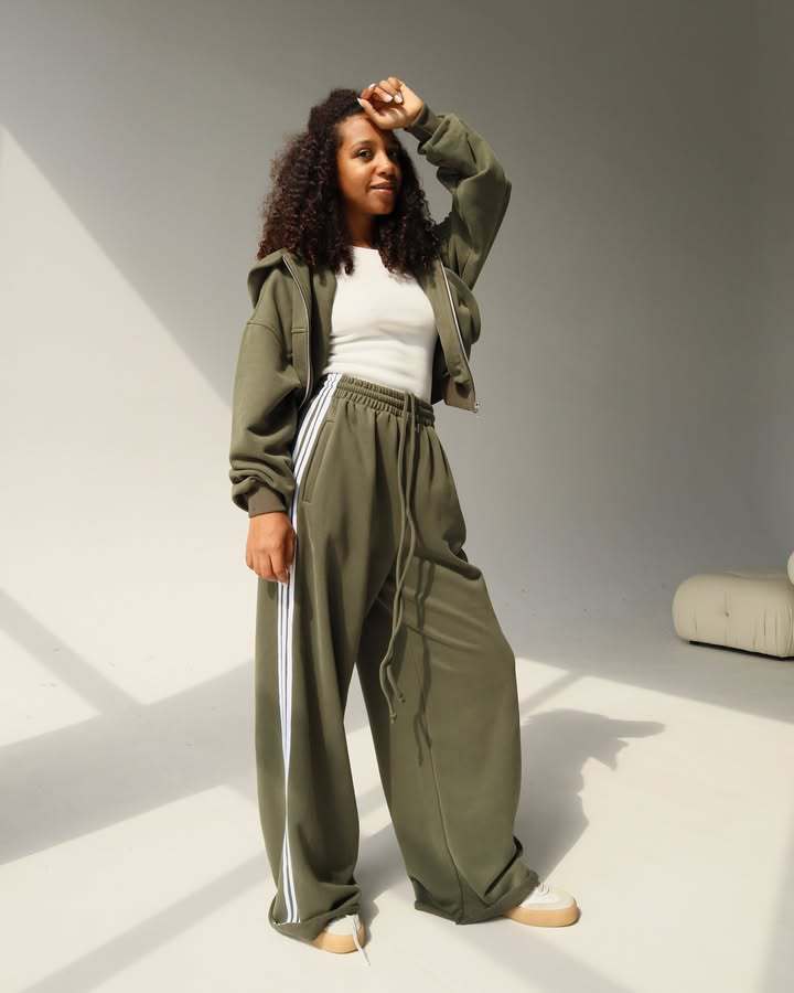 Damer sportigt Cropped Sweat-set med lös passform Mirla-Eva Jonsson