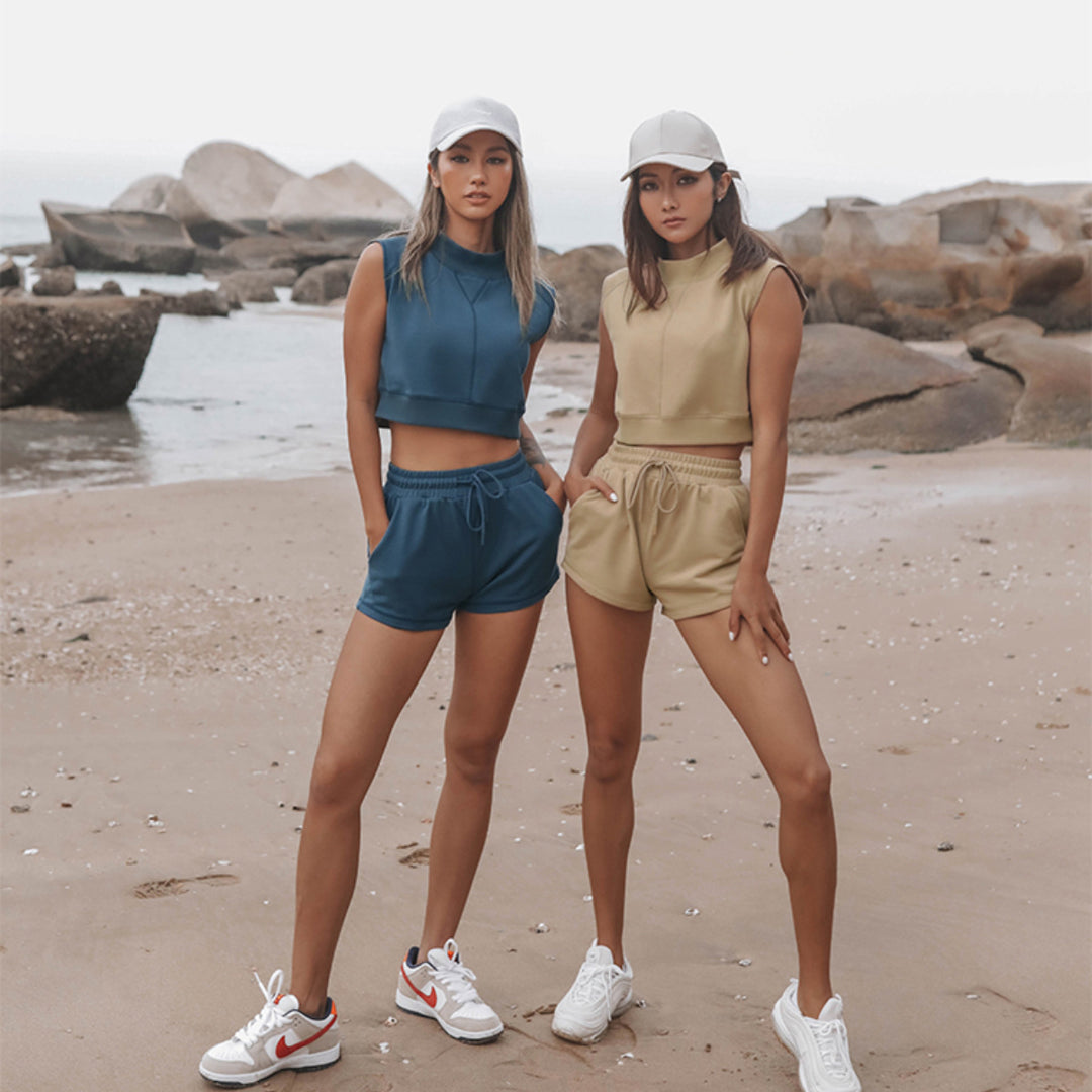 Damer sportigt Cropped-set med rundhals och elastisk midjeresår Mirla-Eva Jonsson