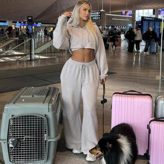 Damer sportigt fleece-set med cropped hoodie och vida byxor Mirla-Eva Jonsson