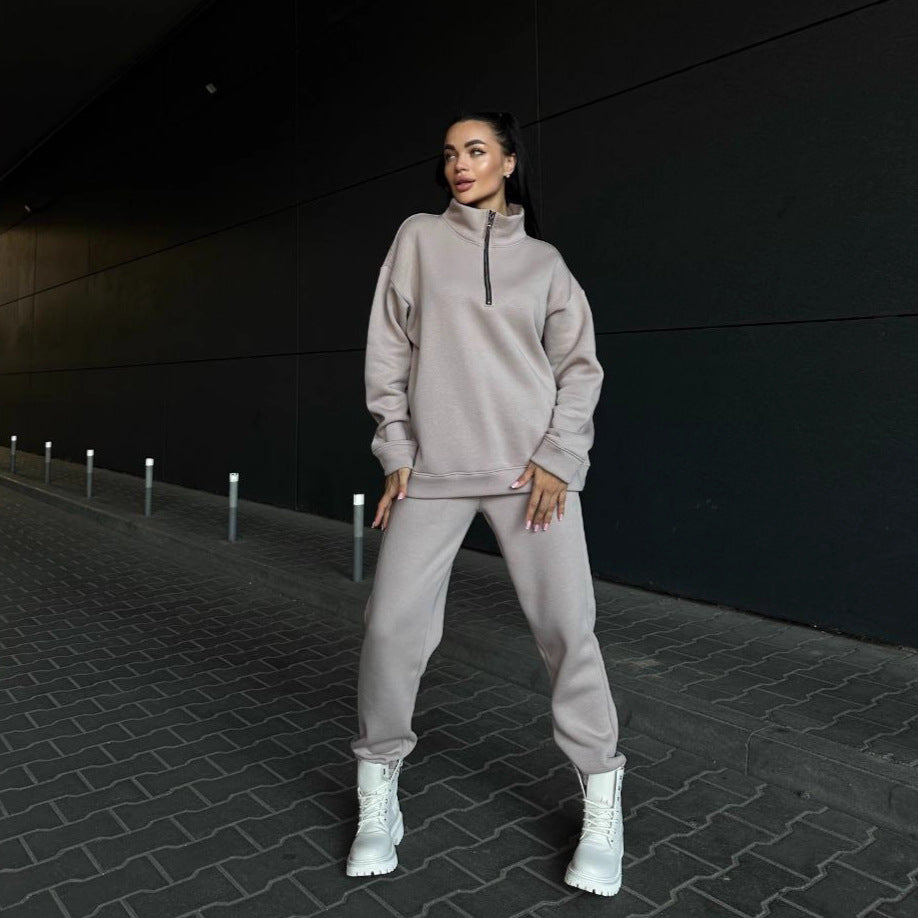 Damer sportigt fleece-set med hög krage och praktiska dragkedjerelement Eva Jonsson-Eva Jonsson