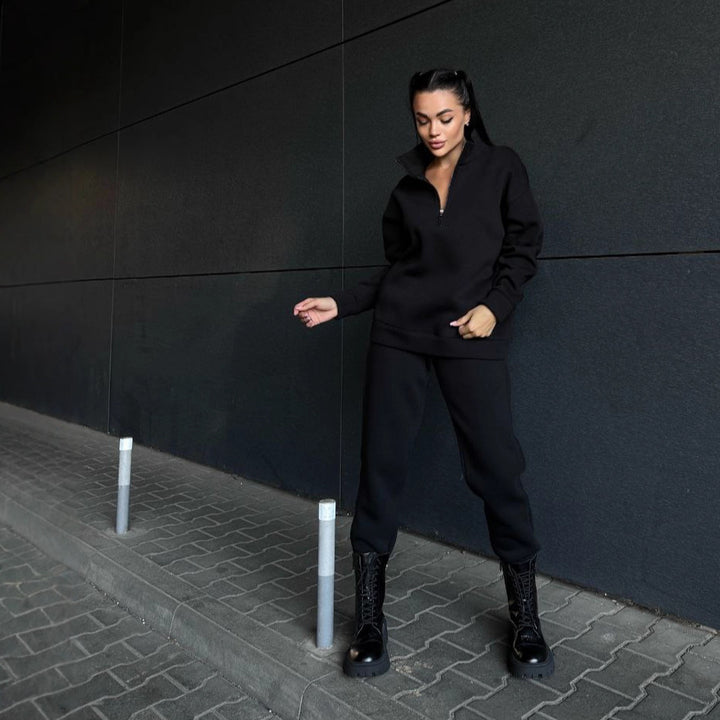 Damer sportigt fleece-set med hög krage och praktiska dragkedjerelement Eva Jonsson-Eva Jonsson