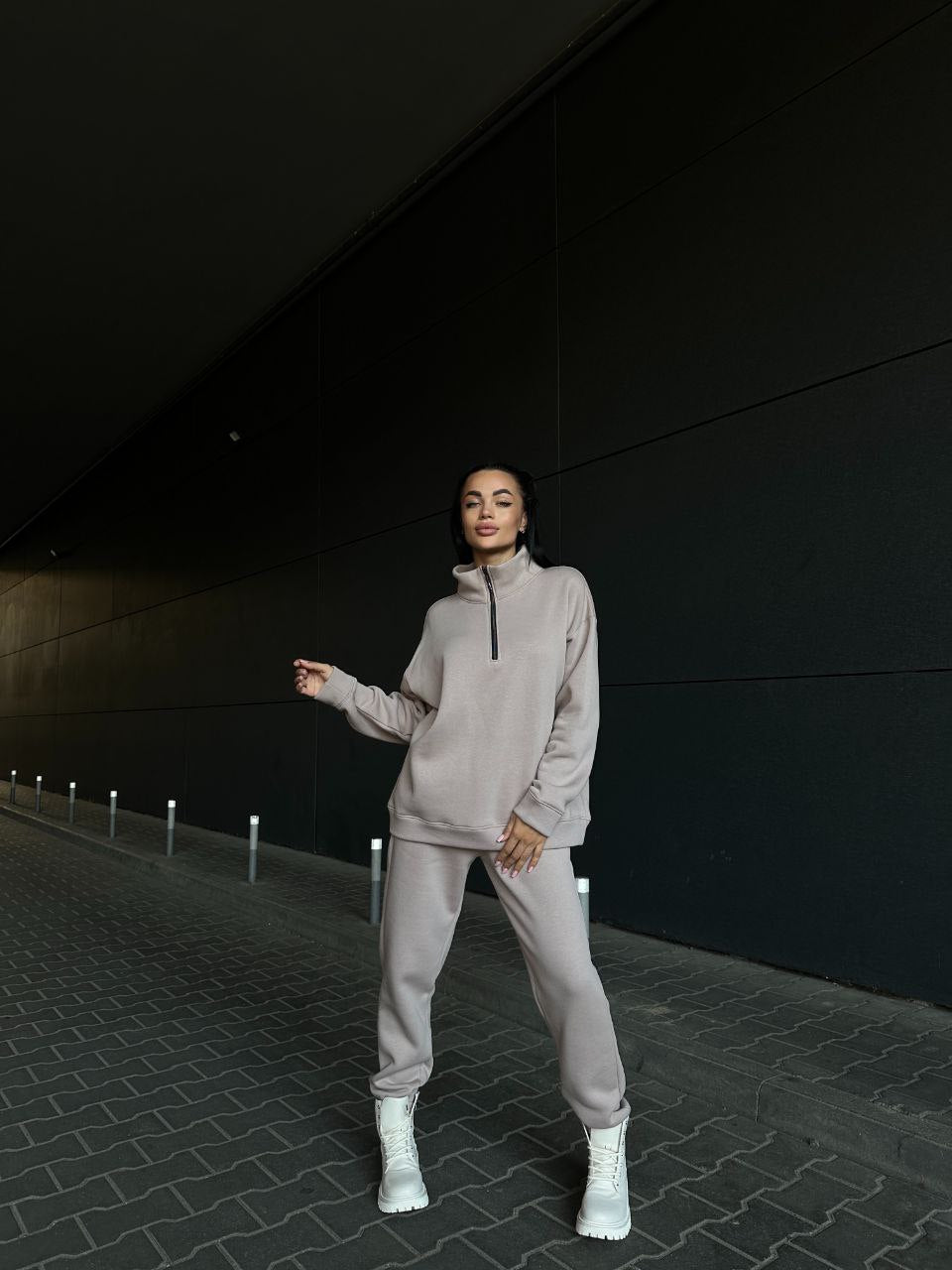 Damer sportigt fleece-set med hög krage och praktiska dragkedjerelement Eva Jonsson-Eva Jonsson