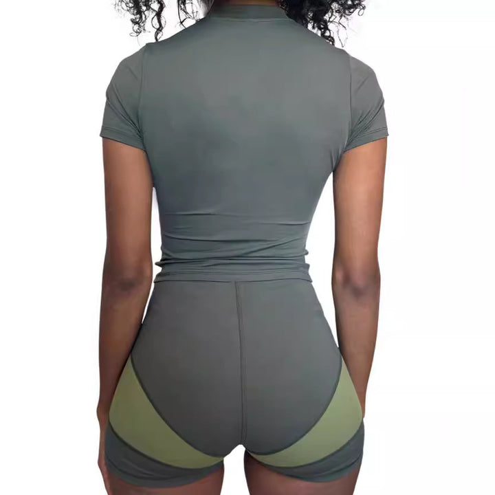 Damer sportigt set med kort överdel och tajta shorts Mirla-Eva Jonsson