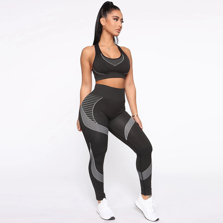 Damer sportigt träningsset med högpresterande BH och figurnära leggings Mirla-Eva Jonsson