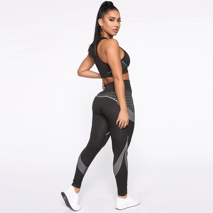 Damer sportigt träningsset med högpresterande BH och figurnära leggings Mirla-Eva Jonsson