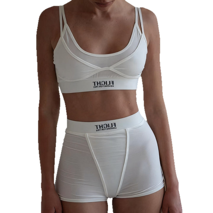 Damer sportigt underklädesset med moderiktig crop top och bekväma shorts Mirla-Eva Jonsson