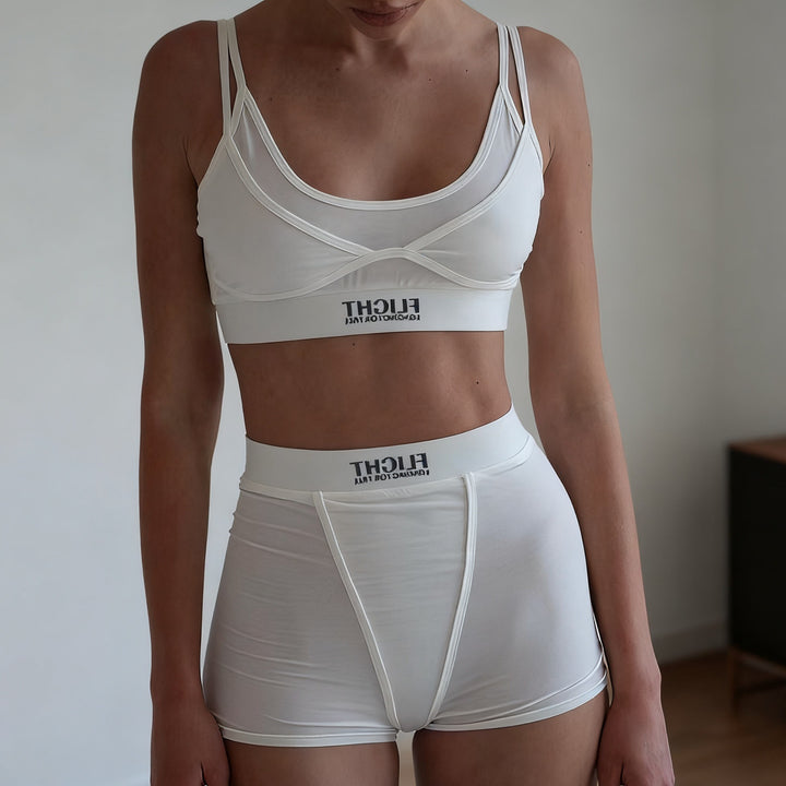 Damer sportigt underklädesset med moderiktig crop top och bekväma shorts Mirla-Eva Jonsson