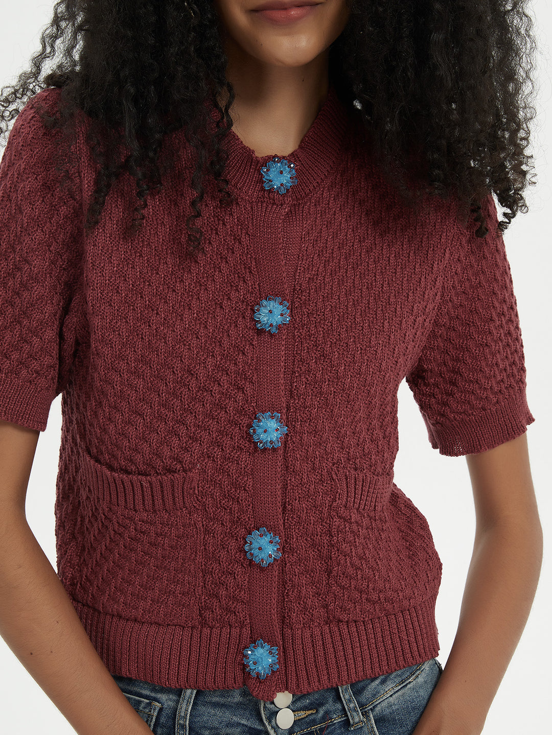 Damer stickad cardigan med dekorativa blommoknappar Mirla-Eva Jonsson