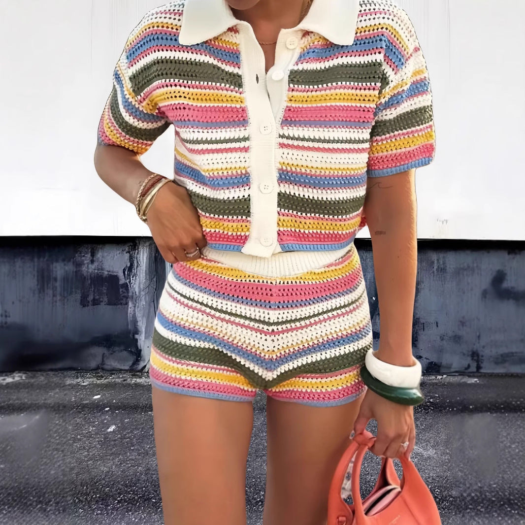 Damer stickad crop-top och shorts-set med färggående randmönster Mirla-Eva Jonsson