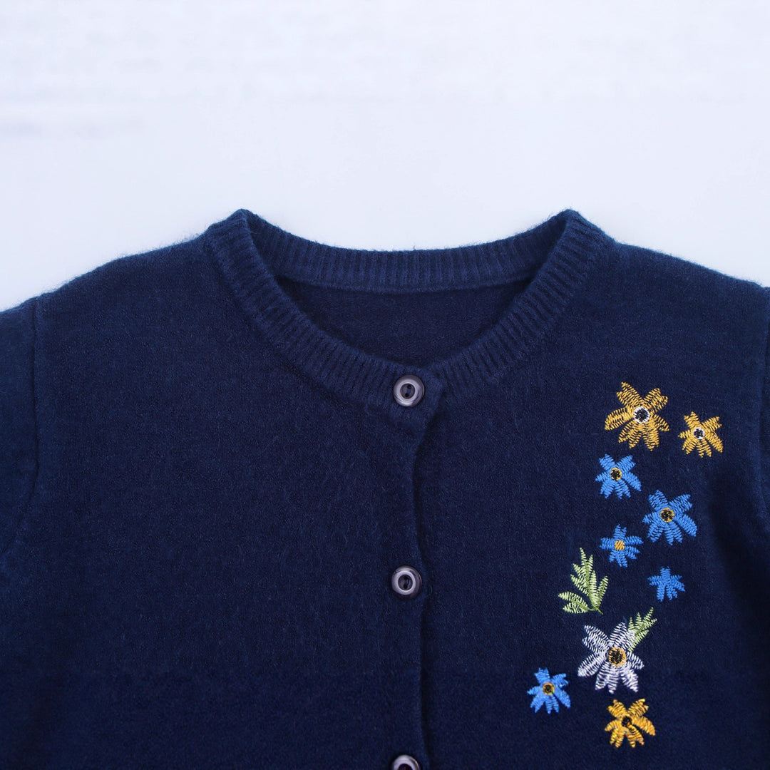 Damer stickad jacka med blommönster broderi Mirla-Eva Jonsson