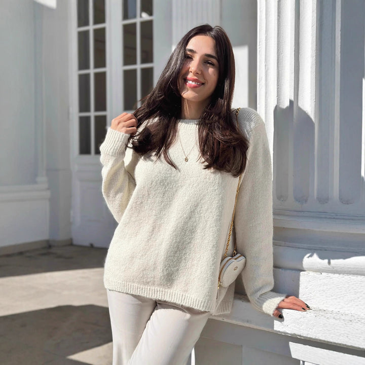 Damer stickad jacka med dekorativa sllefsor och insytt design Mirla-Eva Jonsson