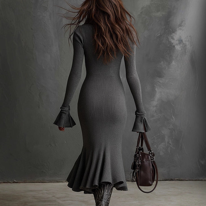 Damer stickad klänning med elegant ståkrage och dragkedja Mirla-Eva Jonsson