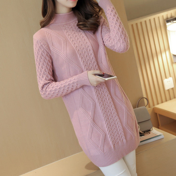 Damer stickad klänning med hög krage och detaljerat flätmönster Mirla-Eva Jonsson