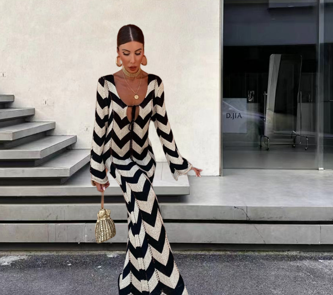 Damer stickad maxi klänning med zigzag mönster och diskreta cut-outs Mirla-Eva Jonsson