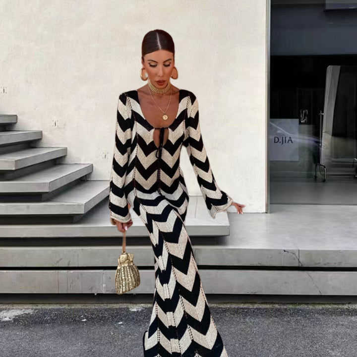 Damer stickad maxi klänning med zigzag mönster och diskreta cut-outs Mirla-Eva Jonsson