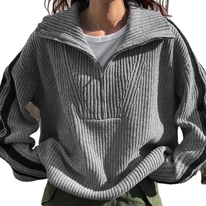 Damer stickad oversized tröja med unik ribbdesign och breda ränder Mirla-Eva Jonsson