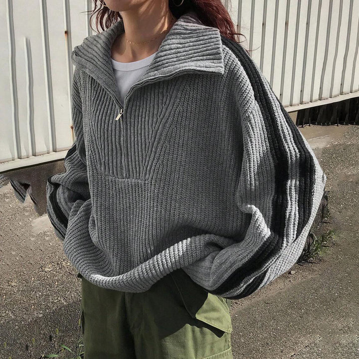 Damer stickad oversized tröja med unik ribbdesign och breda ränder Mirla-Eva Jonsson