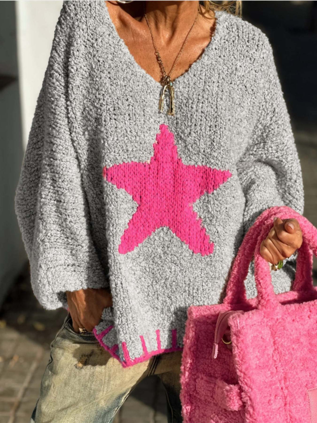Damer stickad tröja med V-krage och iögonfallande stjärnmönster Eva Jonsson-Eva Jonsson