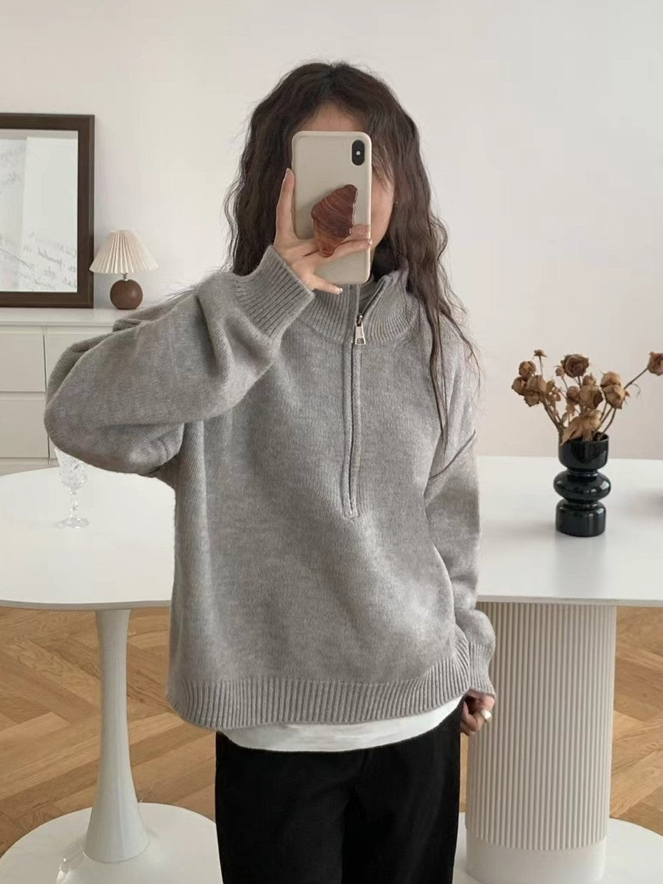 Damer stickad tröja med hög krage och fin ribbstickad struktur Mirla-Eva Jonsson