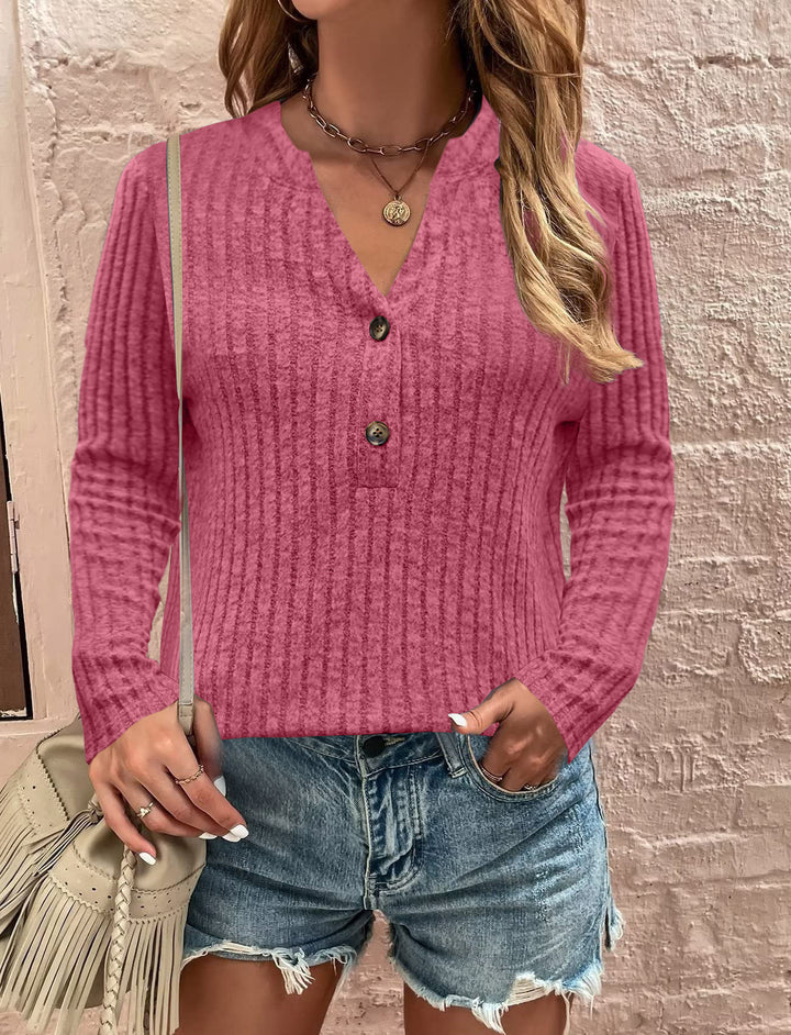 Damer stickad tröja med moderna knapppdetaljer Mirla-Eva Jonsson