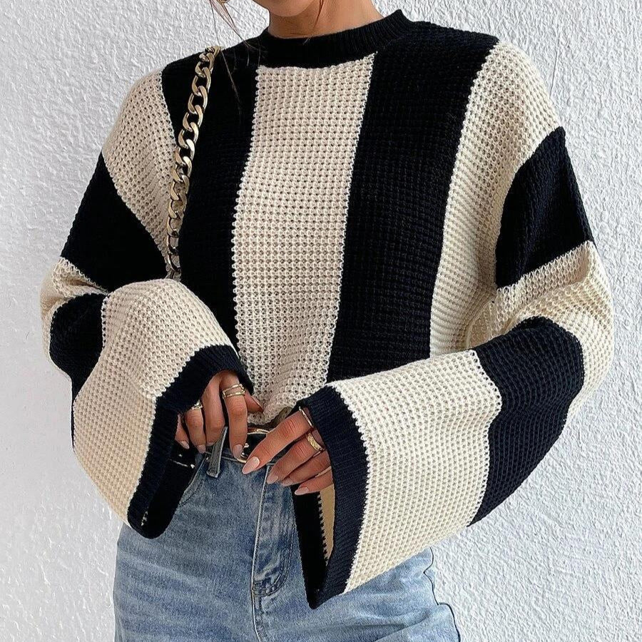 Damer stickad tröja med oversize passform och ventilerande design Mirla-Eva Jonsson
