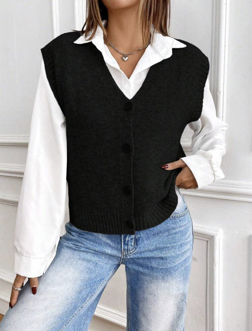 Damer stickad väst med V-ringning och modiga knappar Eva Jonsson-Eva Jonsson