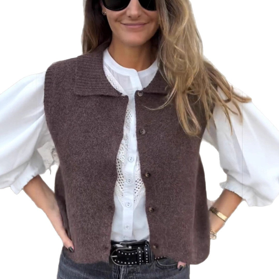 Damer stickad väst med elegant krage och knappstängning Mirla-Eva Jonsson