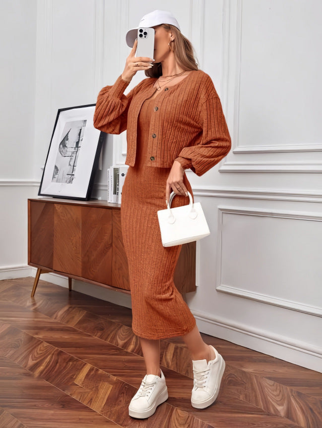 Damer stickat outfit med knapplist och mudd Mirla-Eva Jonsson