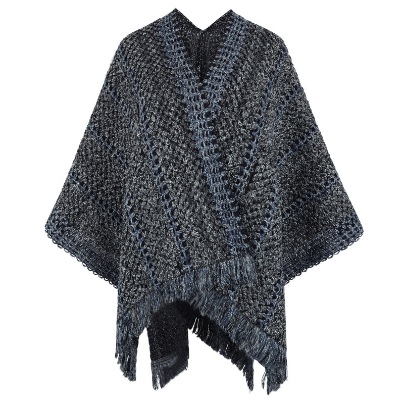 Damer stickponcho med V-ringning och fransar Mirla-Eva Jonsson