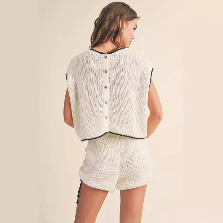 Damer stickshorts-set med kontrasterande detaljer och lös passform Mirla-Eva Jonsson