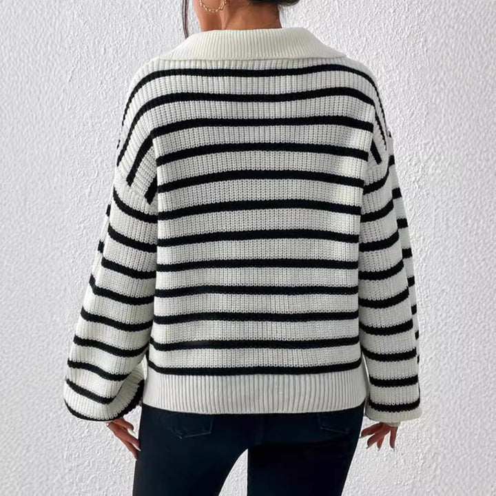 Damer stilfull stickad tröja med hög krage och avslappnad passform Mirla-Eva Jonsson