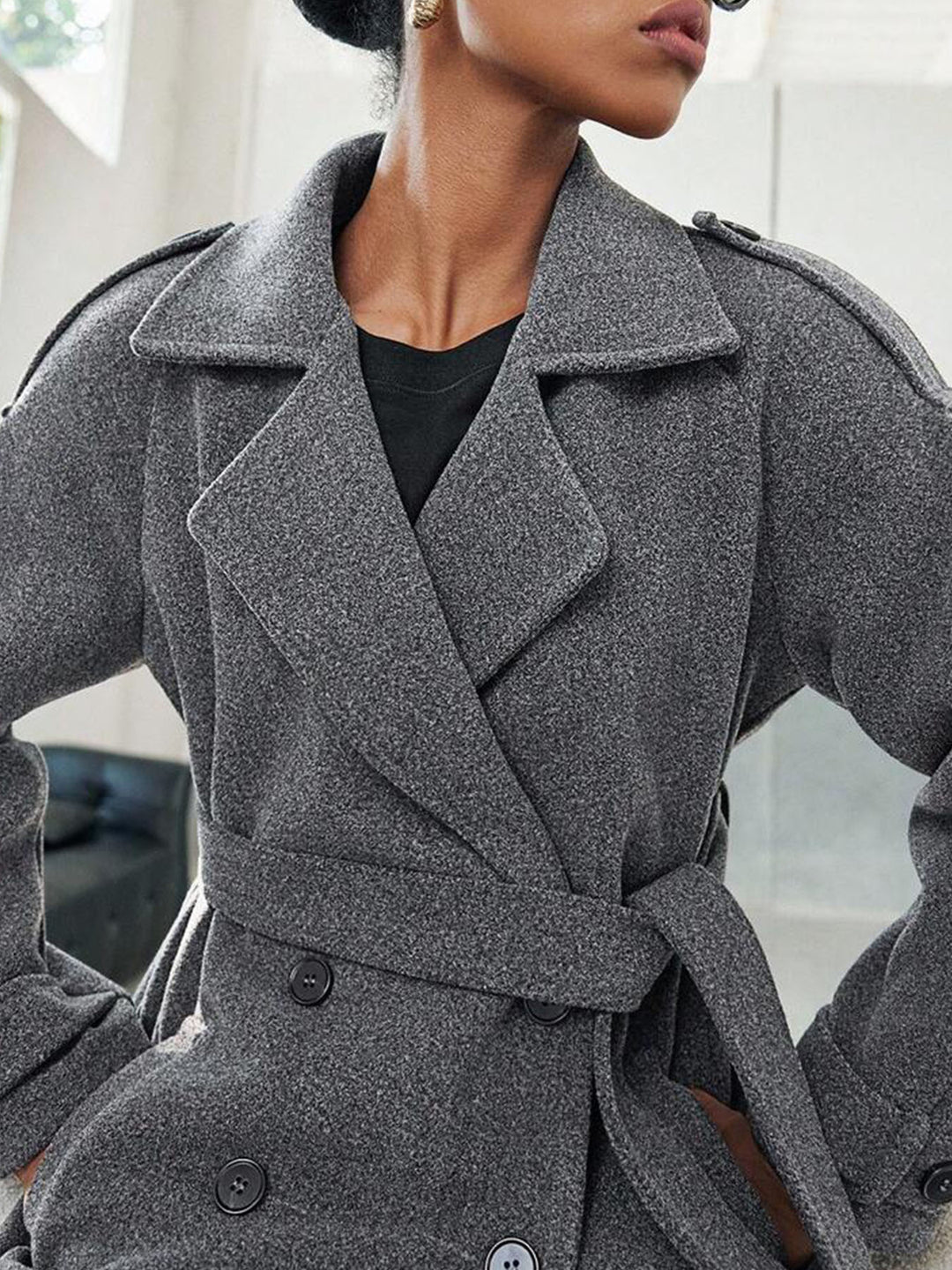 Damer stilig trenchcoat med dubbel knappslå och bälte Mirla-Eva Jonsson