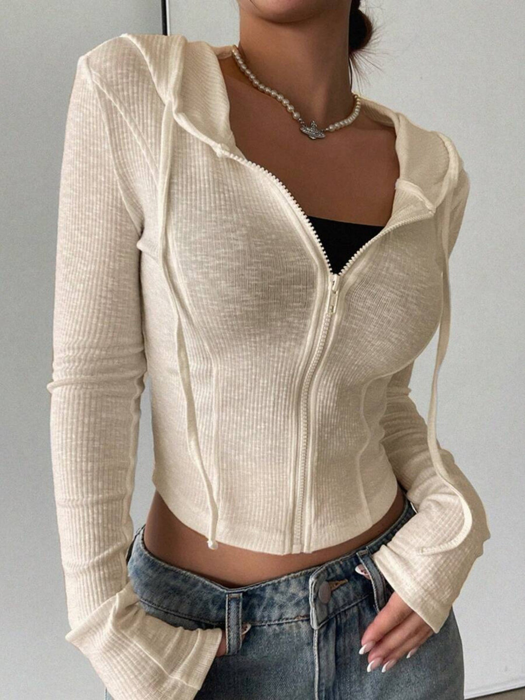 Damer stiliga cropped hoodie-jacka i högkvalitativ ribbstickad Mirla-Eva Jonsson