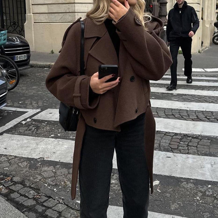 Damer stiliga, figursydda kortkappa Mirla-Eva Jonsson
