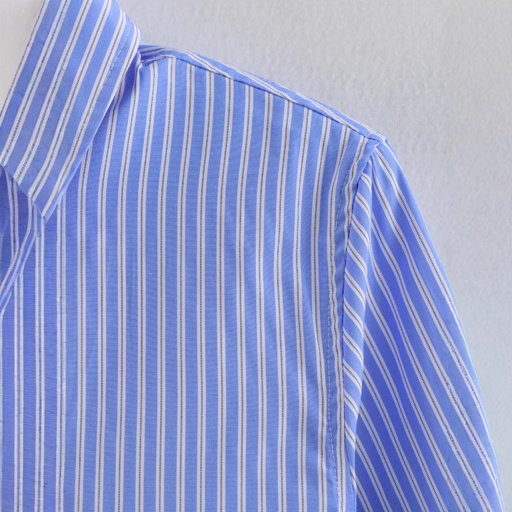 Damer stiligt cropped skjorta med dubbel fickdesign Mirla-Eva Jonsson
