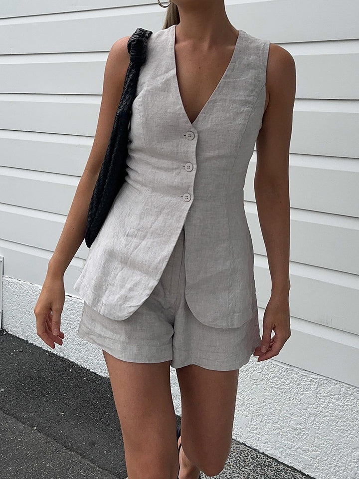 Damer stiligt kostym med ärmlös blazer och bekväma shorts Mirla-Eva Jonsson