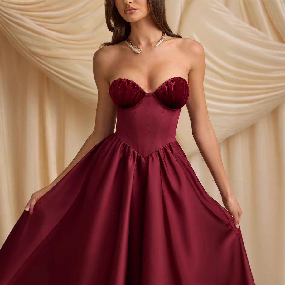 Damer strapless cocktailklänning med voluminös kjol och elegant överdel Mirla-Eva Jonsson