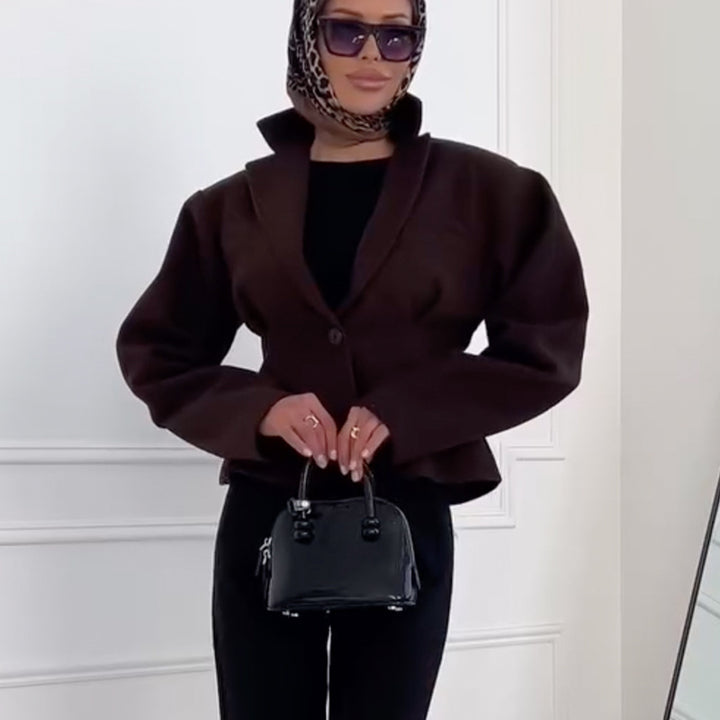 Damer strukturerad blazer med påkostade axelvaddar Mirla-Eva Jonsson
