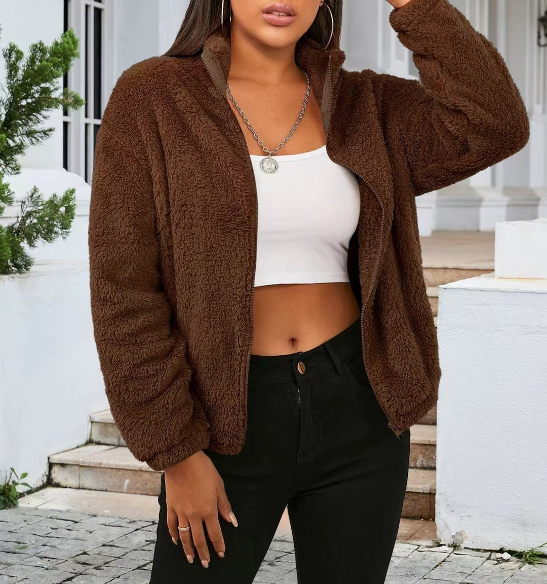 Damer teddyjacka i avslappnad oversized-stil med hög krage och dragkedja Mirla-Eva Jonsson