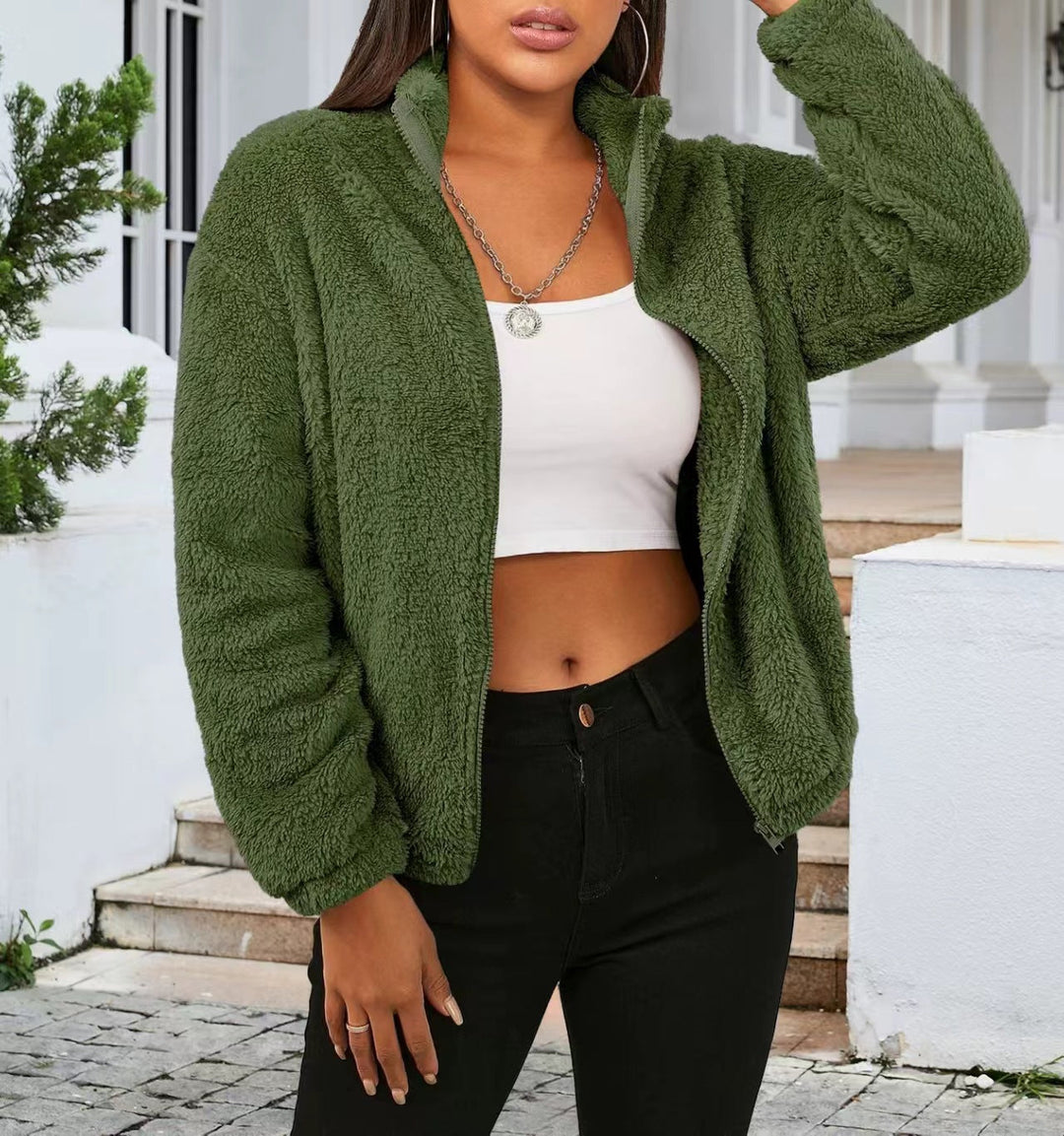 Damer teddyjacka i avslappnad oversized-stil med hög krage och dragkedja Mirla-Eva Jonsson