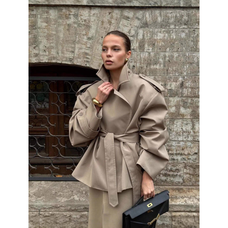 Damer trenchcoat med vid passform och modern bälte Eva Jonsson-Eva Jonsson