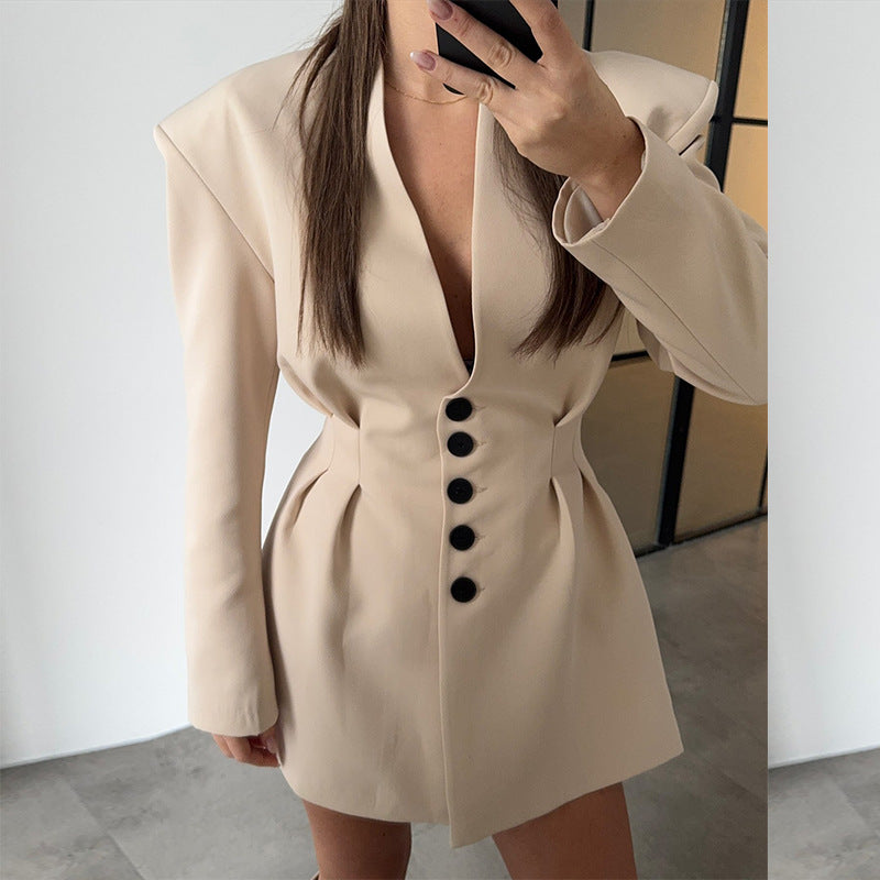Damer trendig Blazer-klänning med strukturerade axlar och djup V-urringning Mirla-Eva Jonsson