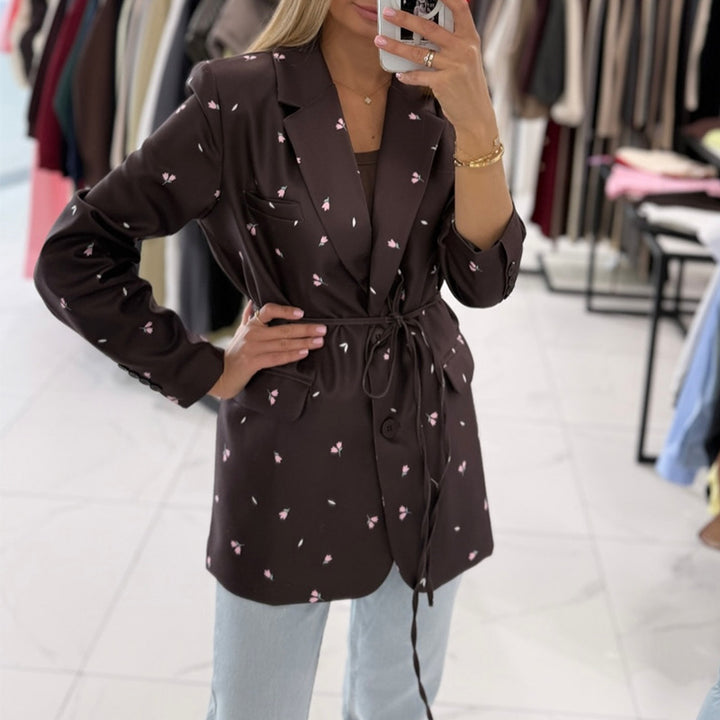 Damer trendig Blazer med midjejusterbart bälte Mirla-Eva Jonsson